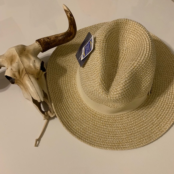 Other - Wallaroo Hat with UPF+ protection NWT